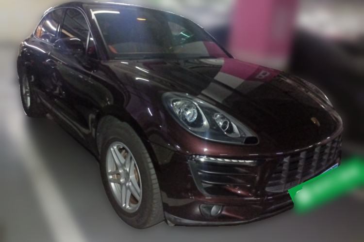 Used Porsche Macan 2014 Macan 2.0T Front Right 45 Deg