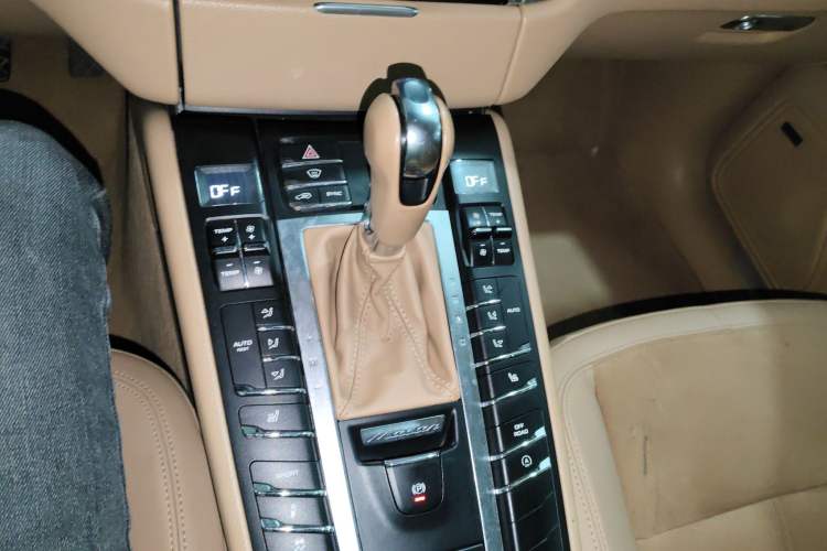 Used Porsche Macan 2014 Macan 2.0T Gear Lever