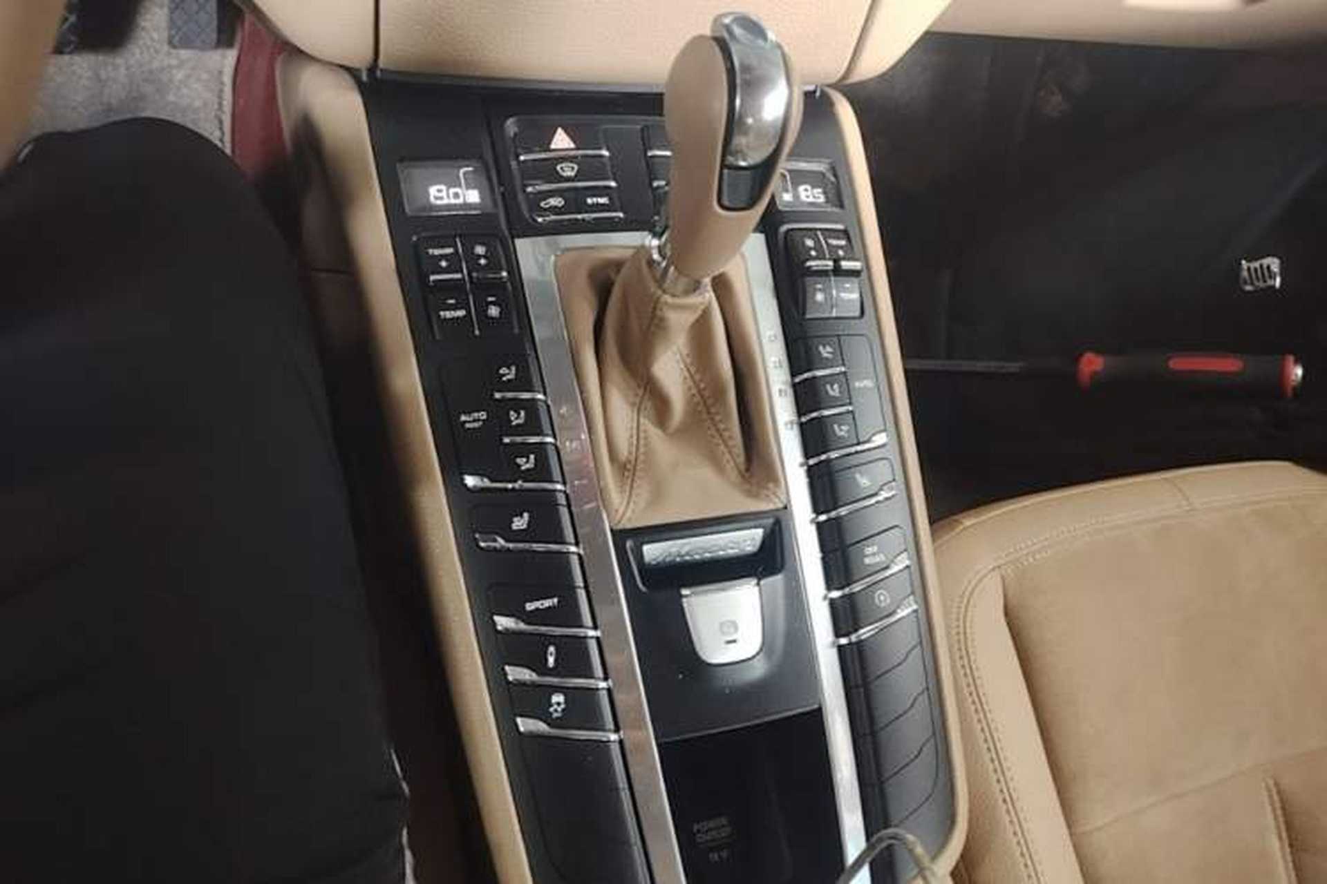 Used Porsche Macan 2014 Macan 2.0T Gear Lever