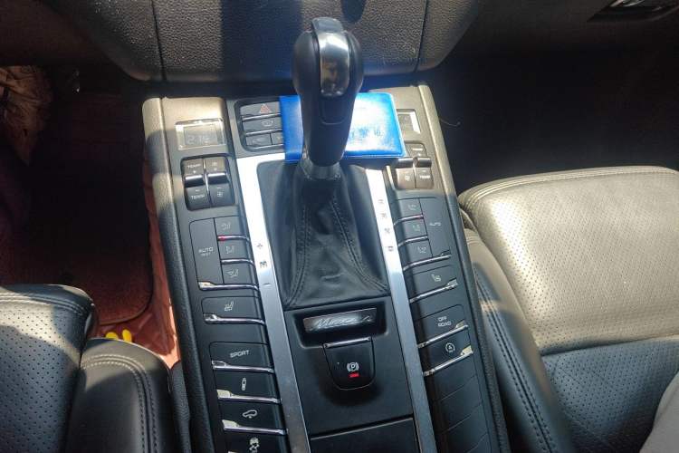 Used Porsche Macan 2014 Macan Turbo 3.6T Gear Lever