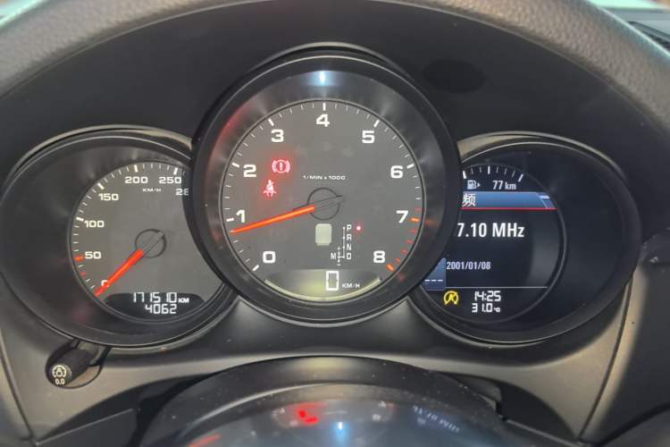 Used Porsche Macan 2014 Macan 2.0T Instrument Cluster