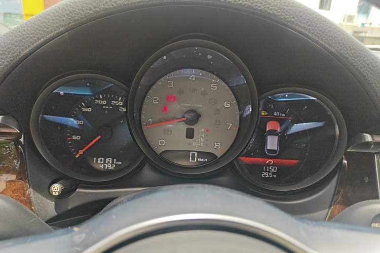 Used Porsche Macan 2014 Macan S 3.0T Instrument Cluster
