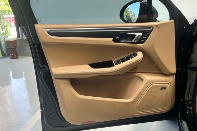 Used Porsche Macan 2014 Macan 2.0T Interior 11