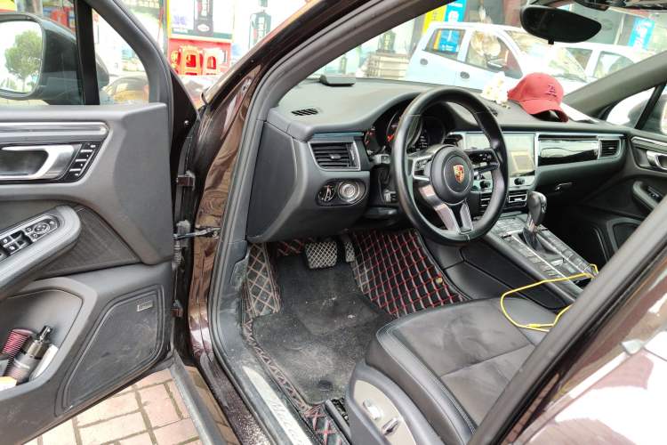 Used Porsche Macan 2014 Macan 2.0T Interior 3