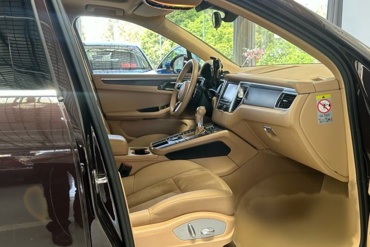 Used Porsche Macan 2014 Macan 2.0T Interior 8