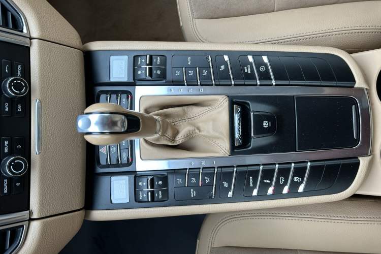 Used Porsche Macan 2014 Macan S 3.0T Interior 9