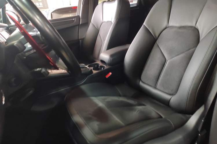 Used Porsche Macan 2014 Macan 2.0T Left Front Seat