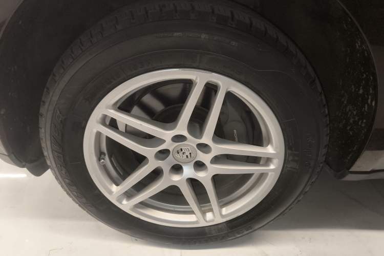 Used Porsche Macan 2014 Macan 2.0T Left Front Wheel Hub