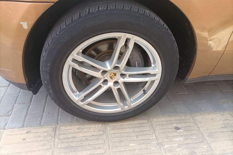Used Porsche Macan 2014 Macan 2.0T Left Front Wheel Hub