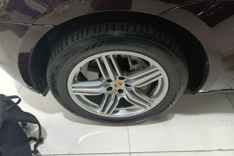 Used Porsche Macan 2014 Macan S 3.0T Left Front Wheel Hub