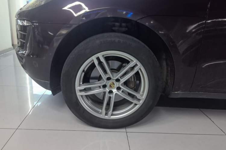 Used Porsche Macan 2014 Macan 2.0T Left Front Wheel Hub