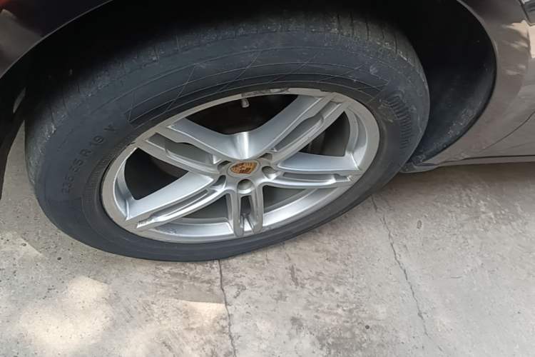 Used Porsche Macan 2014 Macan 2.0T Left Front Wheel Hub