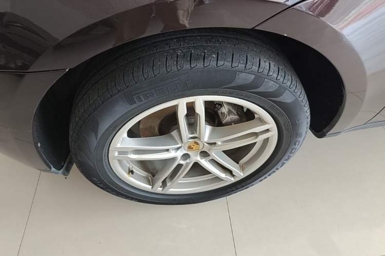 Used Porsche Macan 2014 Macan 2.0T Left Front Wheel Hub