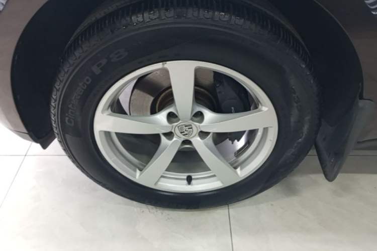 Used Porsche Macan 2014 Macan 2.0T Left Front Wheel Hub