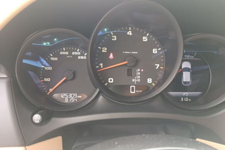 Used Porsche Macan 2014 Macan 2.0T Odometer Close Up