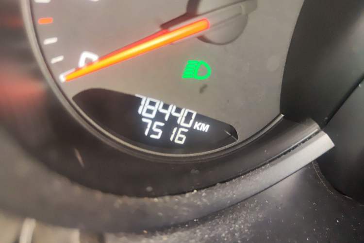 Used Porsche Macan 2014 Macan S 3.0T Odometer Close Up