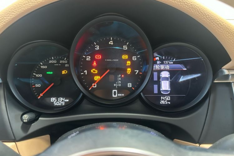 Used Porsche Macan 2014 Macan 2.0T Odometer Close Up