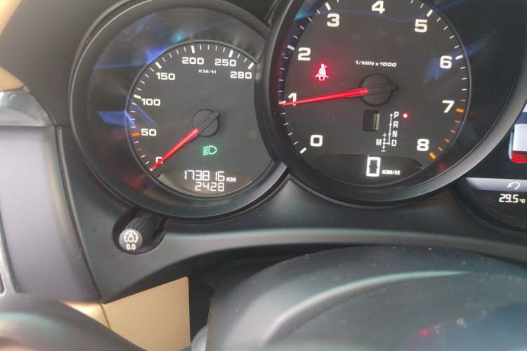 Used Porsche Macan 2014 Macan 2.0T Odometer Close Up