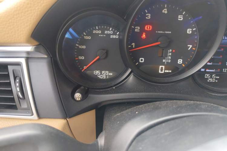 Used Porsche Macan 2014 Macan 2.0T Odometer Close Up