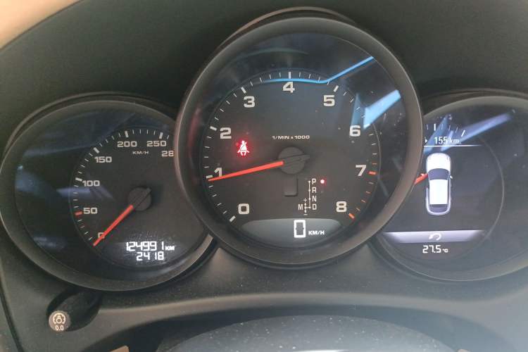Used Porsche Macan 2014 Macan 2.0T Odometer Close Up