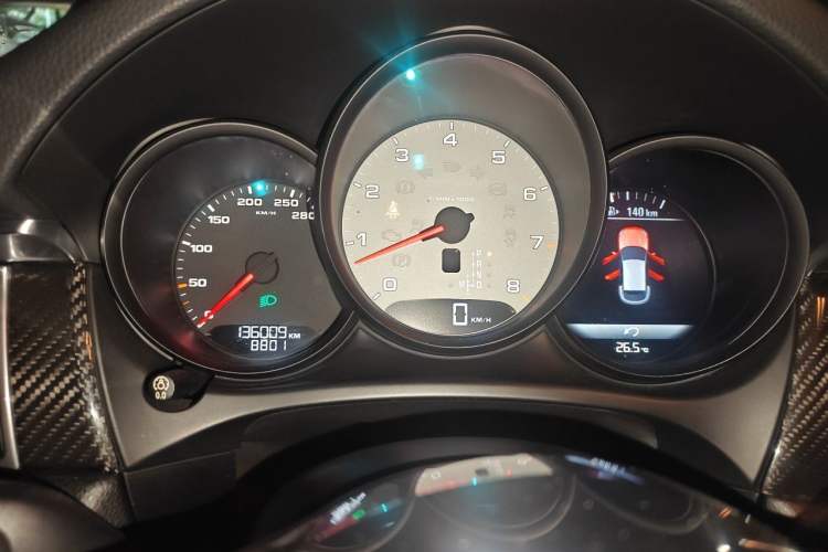 Used Porsche Macan 2014 Macan S 3.0T Odometer Close Up