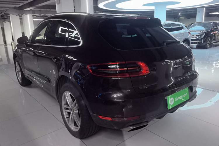 Used Porsche Macan 2014 Macan 2.0T Rear Left 45 Deg