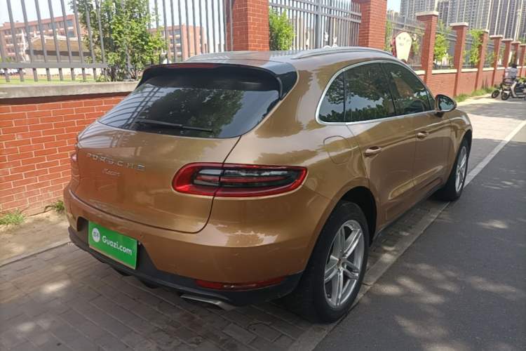Used Porsche Macan 2014 Macan 2.0T Rear Right 45 Deg