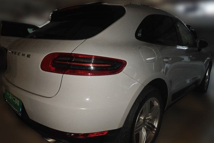 Used Porsche Macan 2014 Macan S 3.0T Rear Right 45 Deg