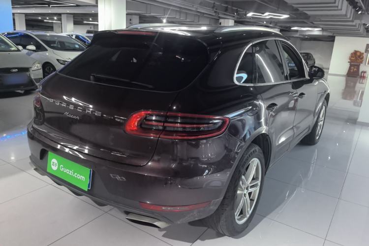 Used Porsche Macan 2014 Macan 2.0T Rear Right 45 Deg