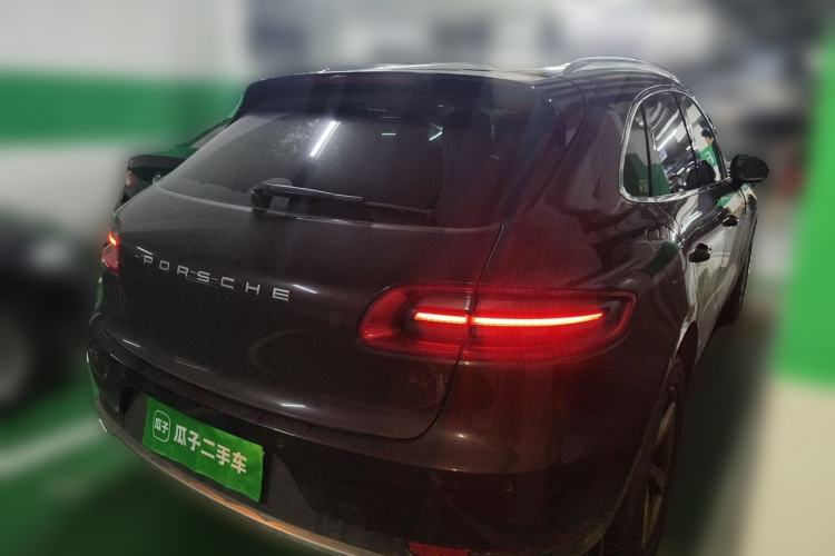 Used Porsche Macan 2014 Macan 2.0T Rear Right 45 Deg