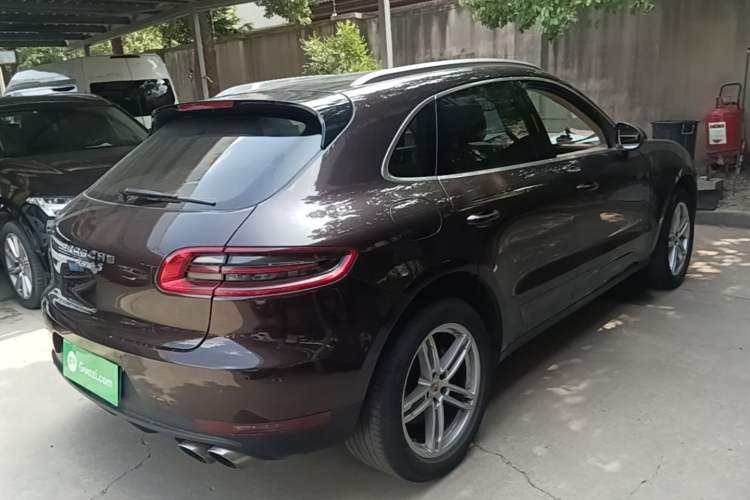 Used Porsche Macan 2014 Macan 2.0T Rear Right 45 Deg