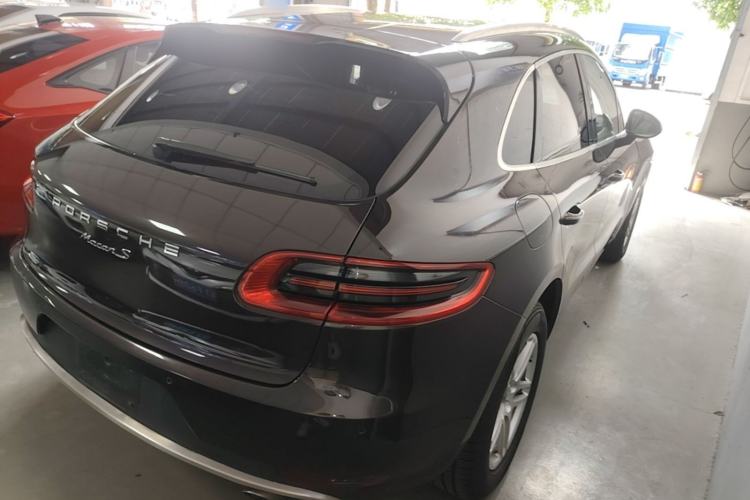 Used Porsche Macan 2014 Macan S 3.0T Rear Right 45 Deg