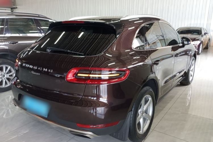 Used Porsche Macan 2014 Macan 2.0T Rear Right 45 Deg
