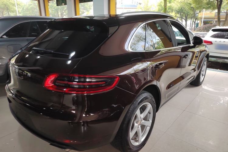 Used Porsche Macan 2014 Macan 2.0T Rear Right 45 Deg
