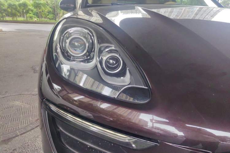 Used Porsche Macan 2014 Macan 2.0T Right Front Headlight