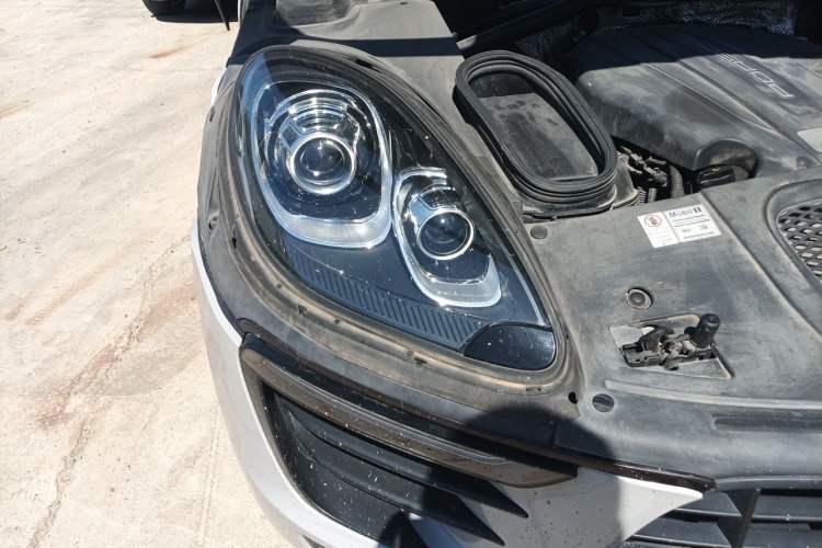 Used Porsche Macan 2014 Macan 2.0T Right Front Headlight