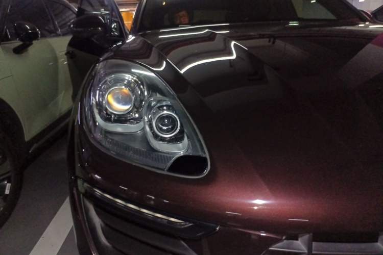 Used Porsche Macan 2014 Macan 2.0T Right Front Headlight