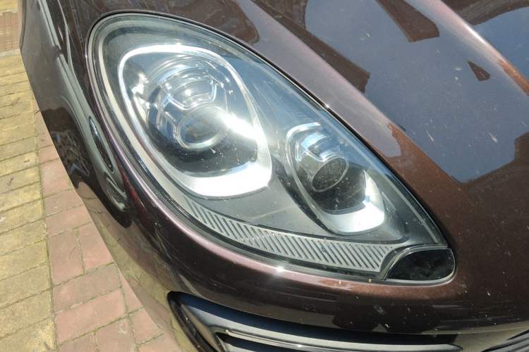 Used Porsche Macan 2014 Macan Turbo 3.6T Right Front Headlight