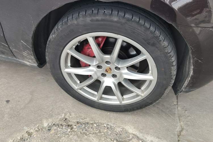 Used Porsche Macan 2014 Macan S 3.0T Right Front Wheel Hub