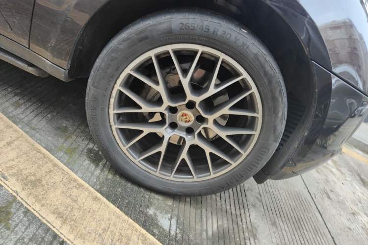 Used Porsche Macan 2014 Macan S 3.0T Right Front Wheel Hub