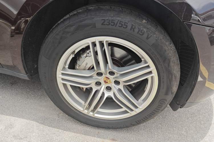 Used Porsche Macan 2014 Macan S 3.0T Right Front Wheel Hub