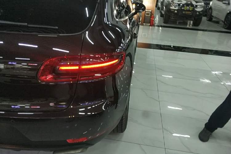 Used Porsche Macan 2014 Macan 2.0T Right Rear Taillight