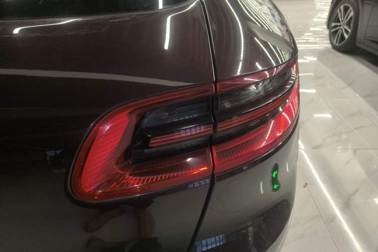 Used Porsche Macan 2014 Macan 2.0T Right Rear Taillight