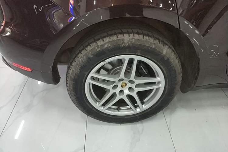 Used Porsche Macan 2014 Macan 2.0T Right Rear Wheel Hub