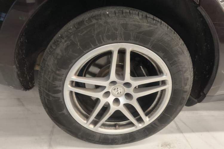 Used Porsche Macan 2014 Macan 2.0T Right Rear Wheel Hub