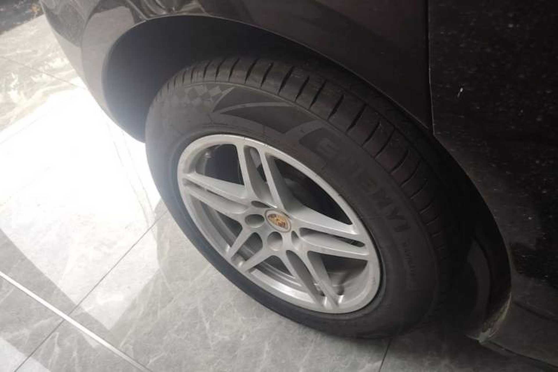 Used Porsche Macan 2014 Macan 2.0T Right Rear Wheel Hub