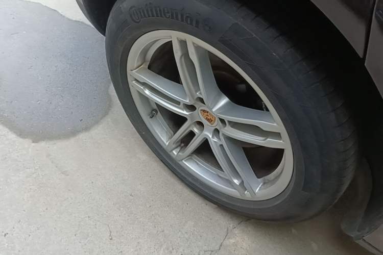 Used Porsche Macan 2014 Macan 2.0T Right Rear Wheel Hub