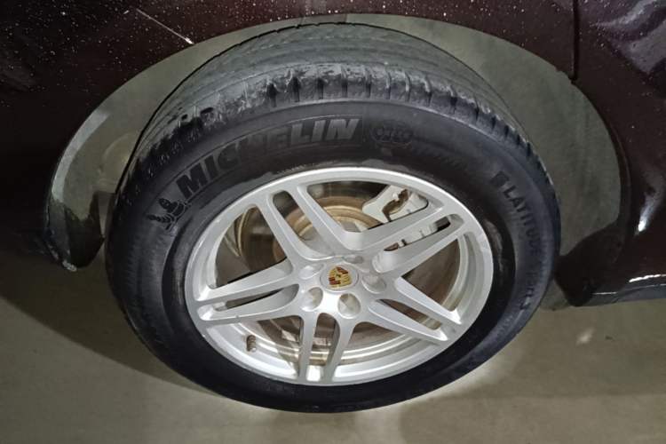 Used Porsche Macan 2014 Macan S 3.0T Right Rear Wheel Hub