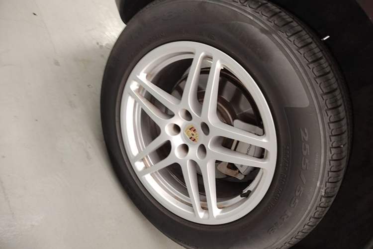 Used Porsche Macan 2014 Macan S 3.0T Right Rear Wheel Hub