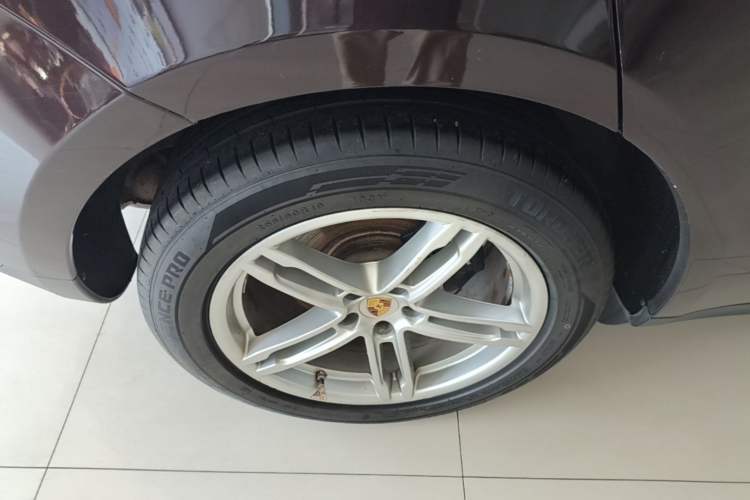 Used Porsche Macan 2014 Macan 2.0T Right Rear Wheel Hub